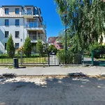 公寓 Charming In With Parking By Renters *