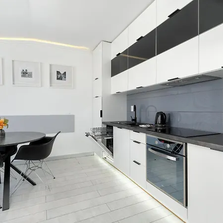 Charming In With Parking By Renters 公寓