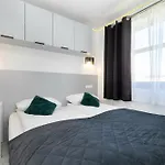 Charming In With Parking By Renters Apartment
