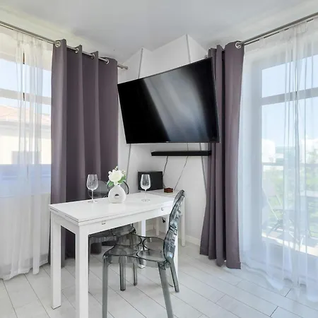 Apartment Charming In With Parking By Renters Sopot