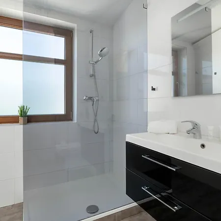 Charming In With Parking By Renters Apartment Sopot