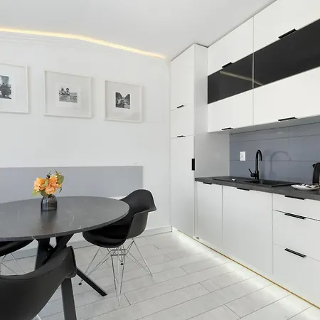 Charming In With Parking By Renters سوبوت