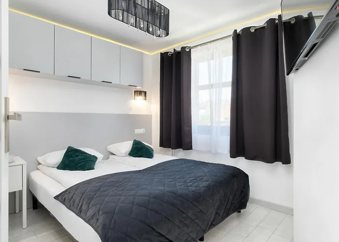 Charming In With Parking By Renters * Sopot