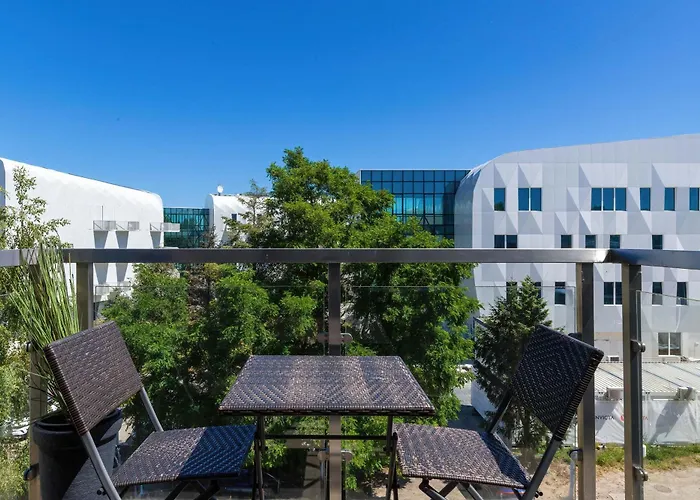 Apartment Charming In With Parking By Renters *