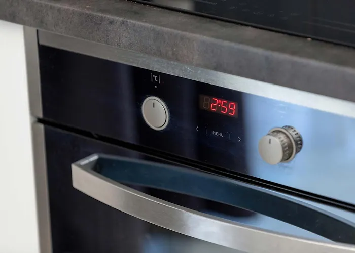 Charming In With Parking By Renters Apartment