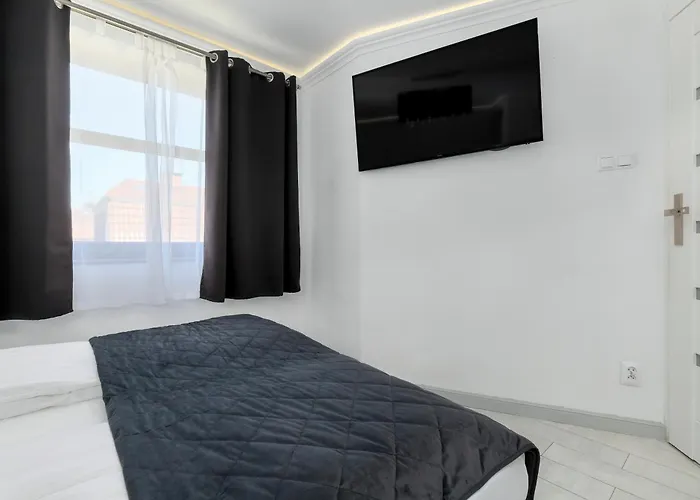 Charming In With Parking By Renters